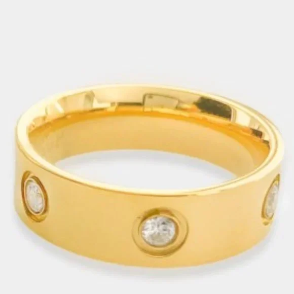 NEW 18K Gold Plated Stainless Steel CZ Simulated Diamonds Ring - Picture 3 of 3